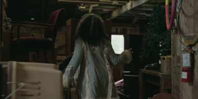 - She's so young.
- So is Basil, Mom. - Maid