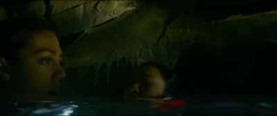 -Shh. Listen. Listen.
-[distant music beats] - 47 Meters Down: Uncaged