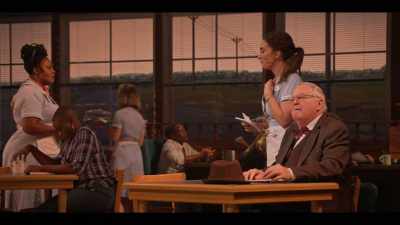 - Shh, quiet.
- Yeah, I've seen that look
on a woman before. - Waitress: The Musical