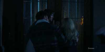 - Shh, shh, shh!
- That was so much fun. - EXmas