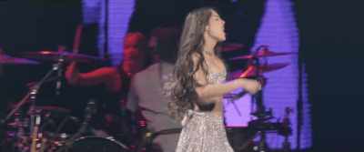 Shh, shh.
- Well, what's the problem? - Olivia Rodrigo: GUTS World Tour