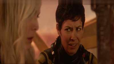 (SHIP POWERS UP) - Ant-Man and the Wasp: Quantumania