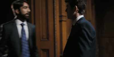 -Shit, did I miss her?
-Just a second. This is important. - Bodyguard