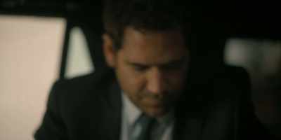 - Shit. Don't... Please don't look at that.
- Dad, it's fine. - The Lincoln Lawyer