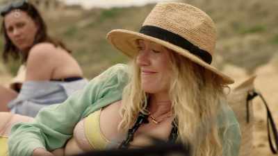 - Shit, sorry.
- Some things are not meant to be. - The Holiday