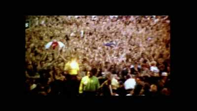 Shoes, bags, sandwiches, - Oasis: Knebworth 1996