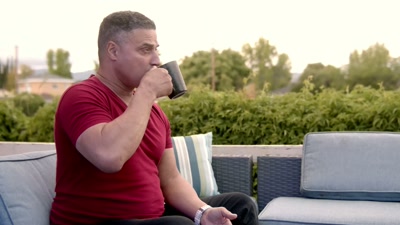 (Shoes clacking) - Maid Droid