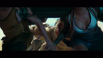 Shoot, you ruined my dress. - Valerian and the City of a Thousand Planets