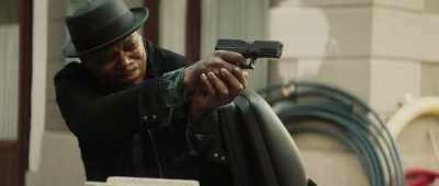 - Shoot to kill.
- Bryce, we gotta go! - Hitman's Wife's Bodyguard