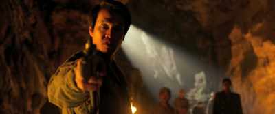 Shoot the commander in the
head and become a real hero. - Swing Kids