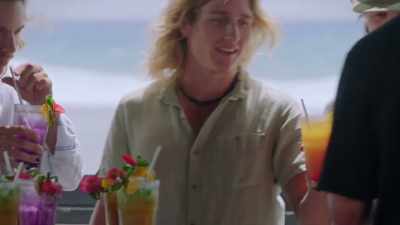 - Shot, lads.
- Final six.
- Yeah, baby. - FBOY Island NZ