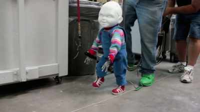 -Shots are done
with a puppeteer standing right - Doc of Chucky