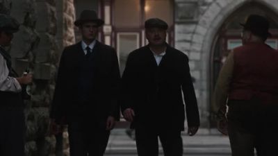 Should be around this corner.
You're gonna wait outside. - Murdoch Mysteries