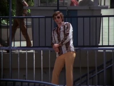 -SHOULD I GO, STEVE?
-YEAH, GO. - Hawaii Five-0