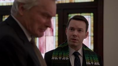 - Should we wait
a few more minutes? - Chicago Fire