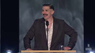 Shout out to Randy,
coming out dressed like Bagger Vance. - The Roast of Tom Brady
