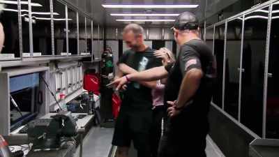 [shouts] Adam!
[laughs] - Street Outlaws No Prep Kings Team Attack