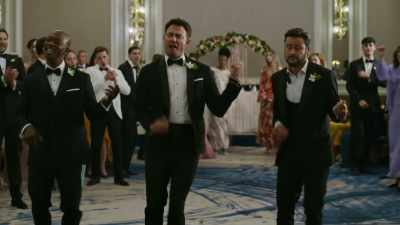 ♪ Show 'em how we do it now ♪ - The Groomsmen: Last Dance