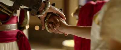 ..show such bravery
that the enemies squirm. - Tanhaji: The Unsung Warrior