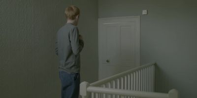 SHOWER WATER RUNNING - Black Mirror