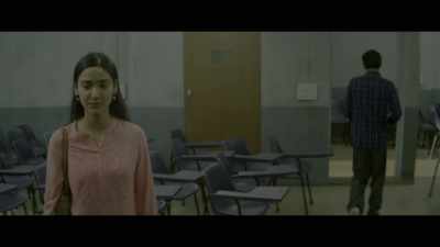 Shraddha couldn't meet Manoj for months. - 12th Fail