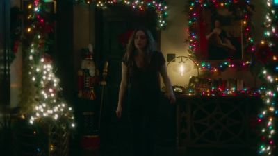 (shrieks) - Legacies
