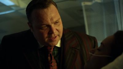 (shuddering breath) - Gotham