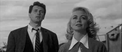 Shumann again takes the inside track
as they roar around the pylon, - The Tarnished Angels