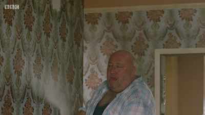 Shut that bloody door! - The Tuckers