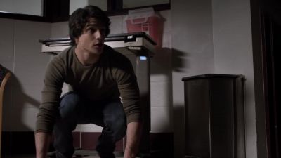 Shut the door. - Teen Wolf