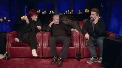 -Shut up. Shut up.
-Yeah, we have two coming in. Yes. Yes. - The Osbournes Want to Believe