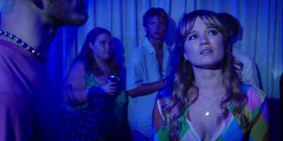 - Shut up, Steven.
- Oh, trust me, she wants me. - The Summer I Turned Pretty