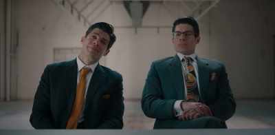 Si no nos cobra
algo en la próxima, - Krays: Code of Silence
