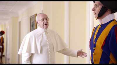 Sí, sí. I'm trying to make a booking, - The Two Popes