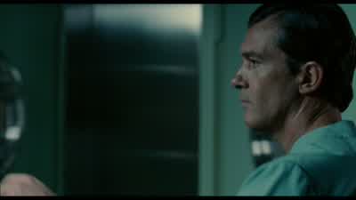 Si? Somos nosotros. Pasad. - The Skin I Live In