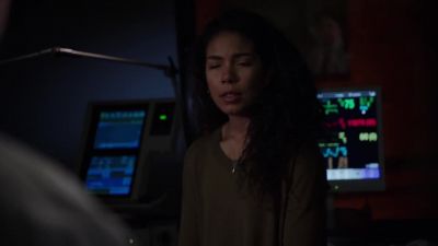 Si.
[speaks Spanish] - Chicago Med