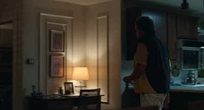 Sí, yo le... Le llamo por Marty. - The Shrink Next Door