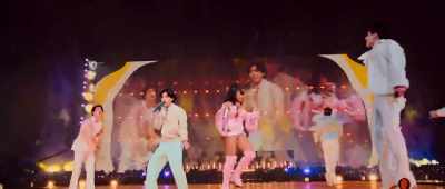 - ♪ Side step right left, to my beat ♪
- ♪ Heartbeat ♪ - BTS: Permission to Dance on Stage - LA