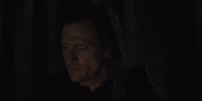 Sie ist manchmal tagelang verschwunden. - Dark