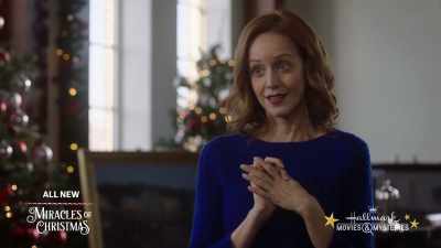 - Sienna?
- Okay, something. - Swept Up by Christmas