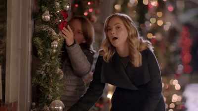 (sighing)
(background chatter) - Toying with the Holidays