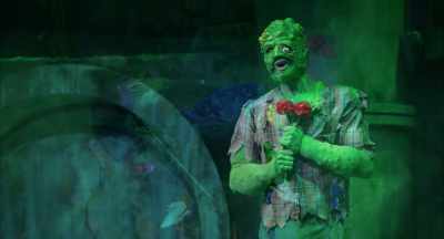 (sighing)
♪ Oh, oh ♪ - The Toxic Avenger: The Musical