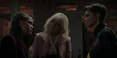 [SIGHING] - Batwoman