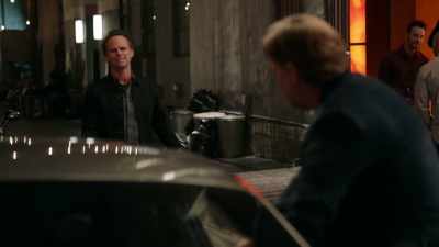 [sighs] Denny, you can't
get in the car, man. - The Unicorn