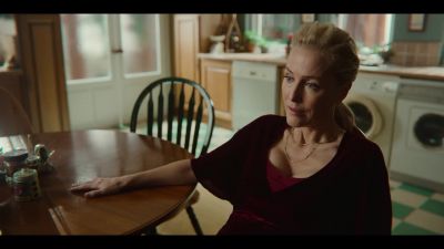 [sighs] Everything you do
seems to turn into a mess, Mum. - Sex Education
