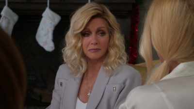 [sighs] I'm sorry. - Ladies of the '80s: A Divas Christmas