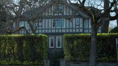[sighs]
Okay, so here's what we got-- - Aurora Teagarden Mysteries: A Lesson in Murder