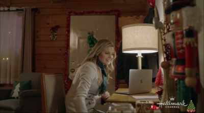 [SIGHS] - Christmas in Love