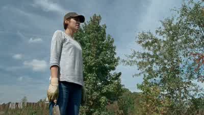 Oh! We got one. I'll do it. Uh, uh...I'm here to protect the pregnant lady. Don't need the pregnant - The Walking Dead