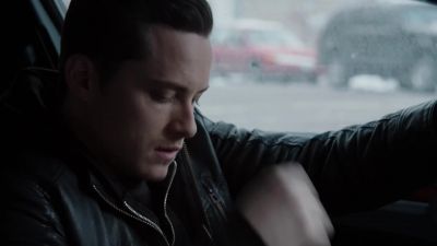             [sighs] - Chicago P.D.
